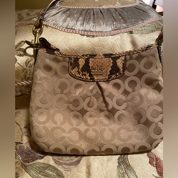 Coach Purse, Nice Condition - Picture 3 of 4